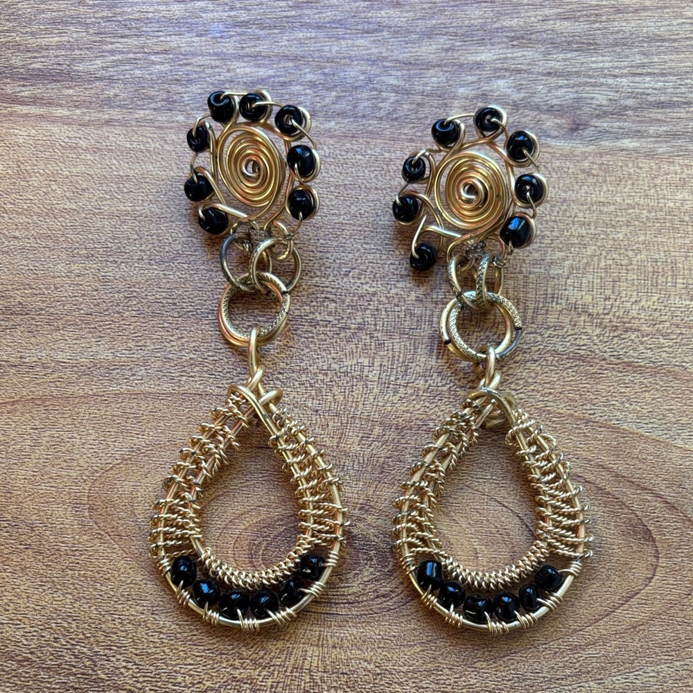 Elegant Gold and Black Wire Earrings